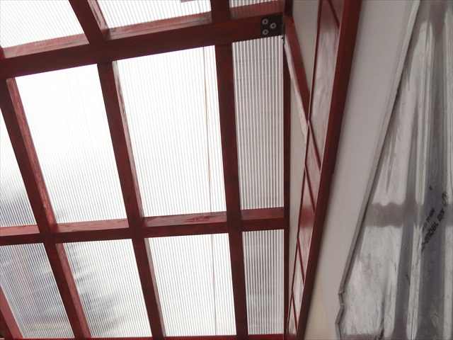 clear_roof_on insulated solarium